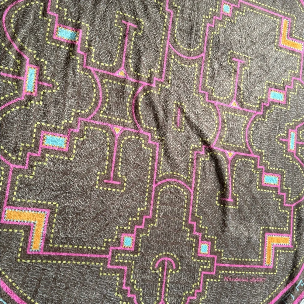 Round shipibo ayahuasca icaro Brown and Pink Patterned Rug
